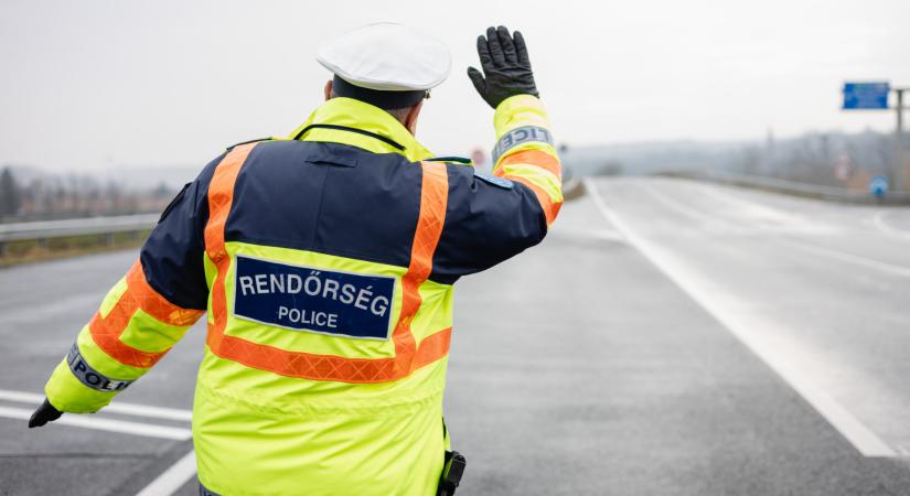 Lángokban állt az egyik jármű a karambol után: leállt a forgalom a sztráda egy szakaszán