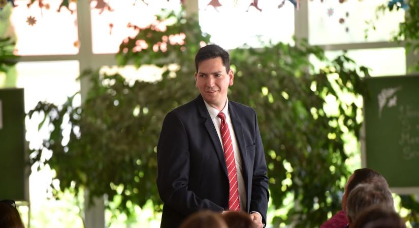 Szülőkön, pedagógusokon is múlik a következő nemzedék önazonossága