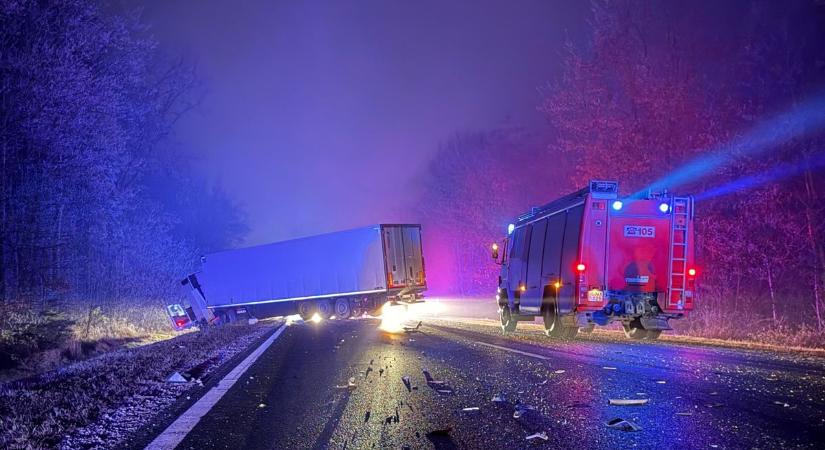 Káosz az utakon: Súlyos, tragikus baleset és karácsonyi hajrá