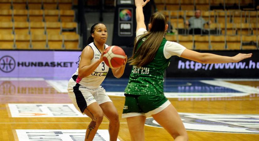 Elképesztő teljesítménnyel zárták az évet a kosarasok