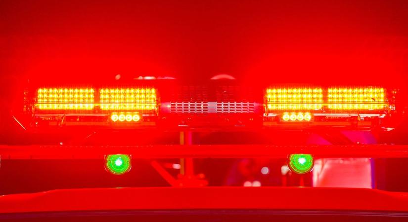 Két autó ütközött Bácsalmásnál, egy embert a tűzoltók szabadítottak ki