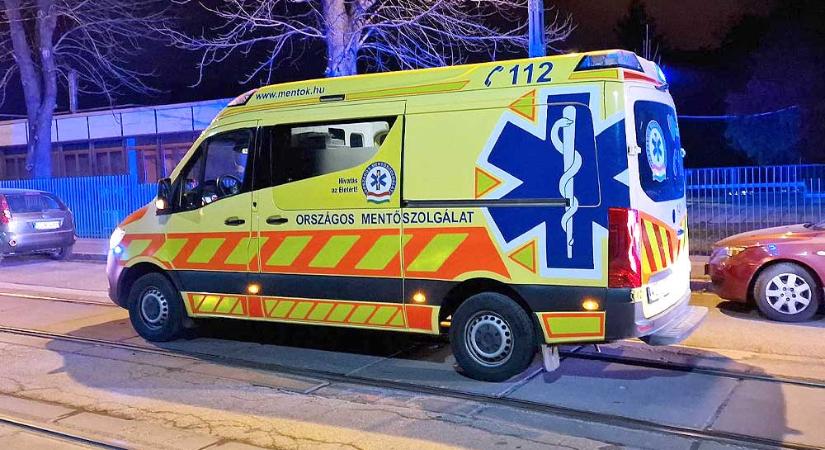 Késelés a Nagymező utcában: 3 tinilány szúrta mellkason a 15 éves lányt