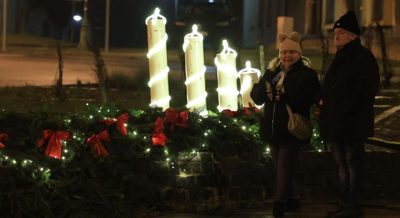 Az utolsó gyertya fénye: Szekszárd készen áll a karácsonyra (galéria)