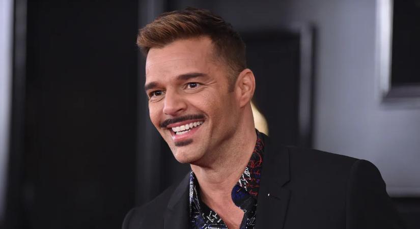 Hoppá! Ricky Martint a budapesti karácsonyi vásárban kapták el