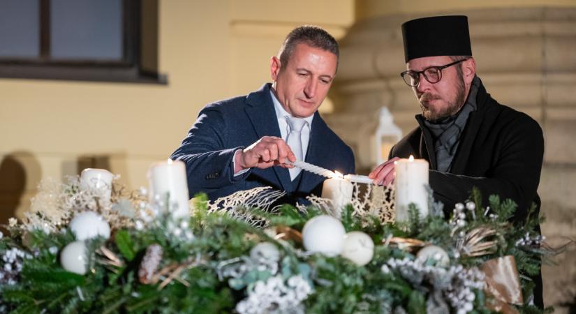 Az ártatlanok és a kiszolgáltatottak megbecsüléséről is szó esett a negyedik debreceni gyertyagyújtáson