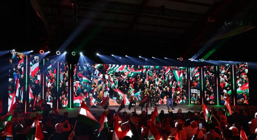 Orbán Viktor: Béke szálljon minden házra