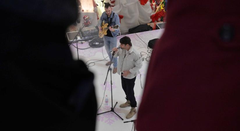 Freddie, fények és karácsonyi pillanatok – ilyen volt a hétvége Szegeden