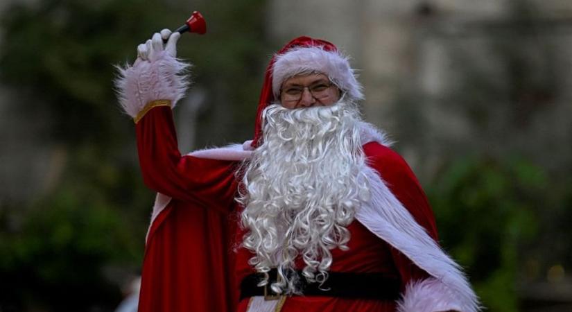 Karácsonyi csoda helyett ünnepi rémálom: a briteknél már a Mikulás is „túl fehér”