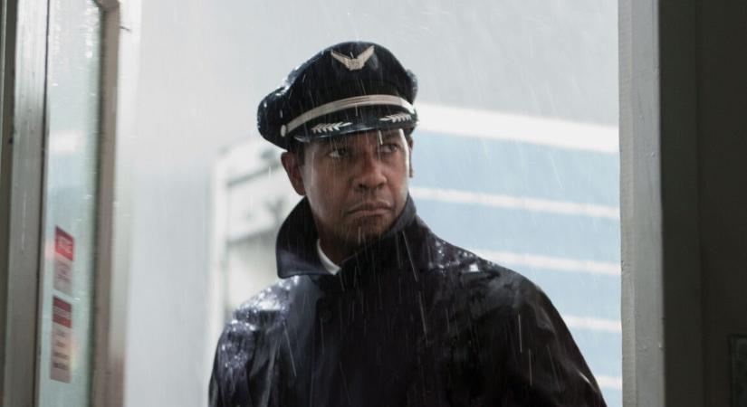 Látványosan ráfüggtek a nézők Denzel Washington repülős filmjére