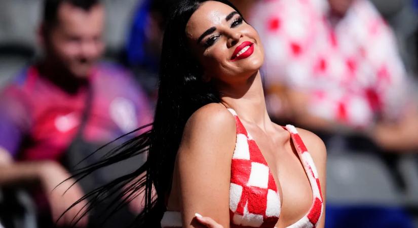 Csoda történt Ivana gigamelleivel, megmutatta büszkeségeit a foci-vb kebelcsodája
