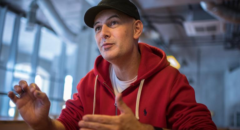 Vujity Tvrtko családjával elköltözik az Egyesült Államokból