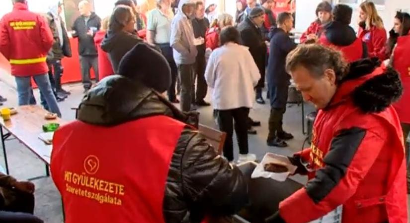 200 rászoruló családnak segített Putnokon a Hit Gyülekezete Szeretetszolgálata