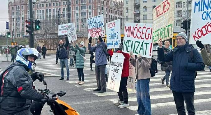 „Vagy most fogunk össze, vagy szépen végignézzük, ahogy az egész rendszer leomlik” – óriási a sztrájkhajlandóság a pedagógusok között