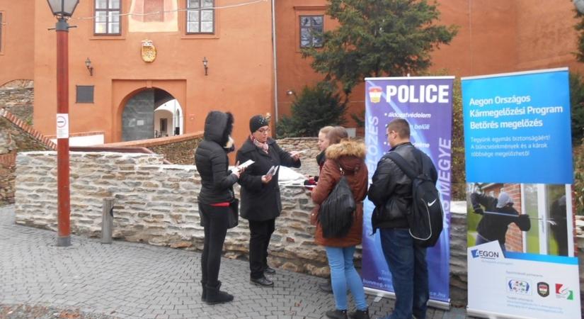 100 ezer forinttal többet ajánlottak neki, buszsofőrnek állt egy kőszegi rendőr