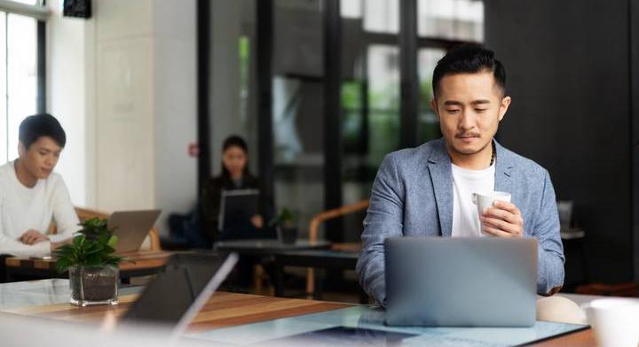 Egyre többen járnak kamuirodákba "dolgozni" a munkanélküli fiatalok közül Kínában