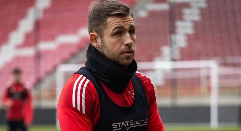 Brutális ütközés: a kapus átrendezte Marco Rossi felfedezettjének arcát – videó