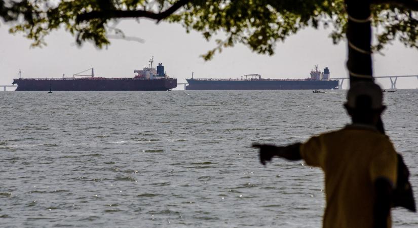 Üldözőbe vett egy újabb venezuelai olajszállítót az amerikai parti őrség