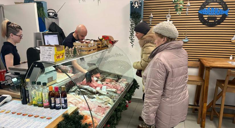 Hal a karácsonyi asztalon