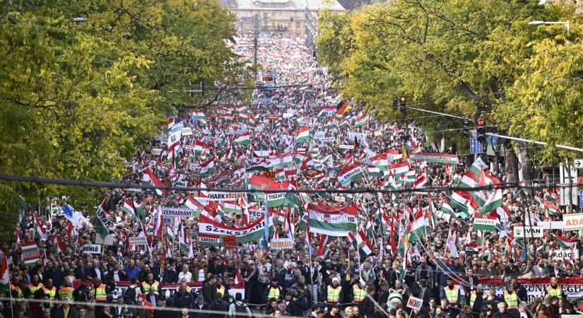 Magabiztosan vezet a Fidesz-KDNP