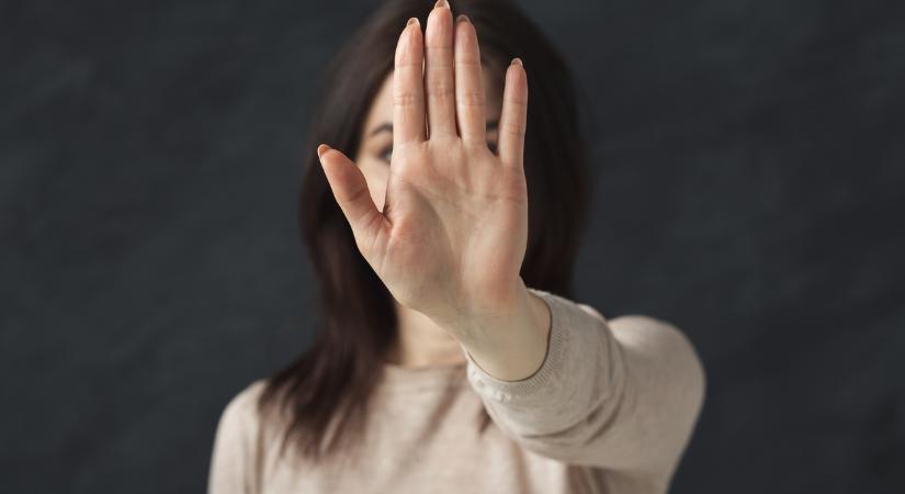 Hogyan utasítsuk vissza udvariasan valaki közeledését – és kell-e egyáltalán?