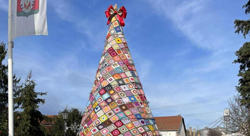 Horgoltak maguknak egy csodakarácsonyfát