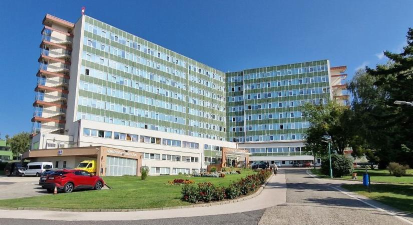 Több mint 5 milliárd forintból újult meg az ajkai kórház