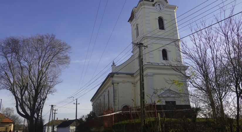 Összefogás: újjáépül a sápi templom tornya