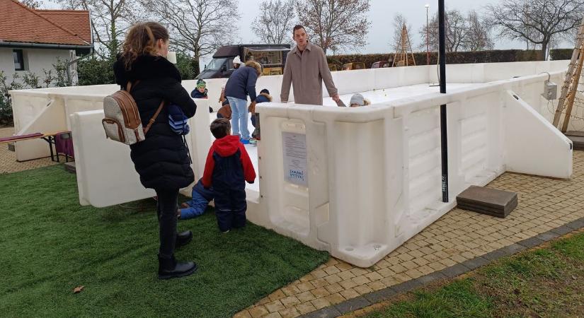 Csússz ingyen: nem kerül vagyonokba a téli korcsolyázás, még a Balatonon is van ingyenes jégpálya