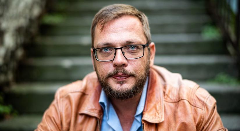 Kőhalmi Zoltán: Abszurd országban élünk, nehéz poénokkal rálicitálni a valóságra