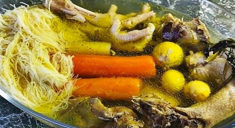 Az idősek titka ebben a levesben rejlik – így készül a legendás házi tyúkhúsleves