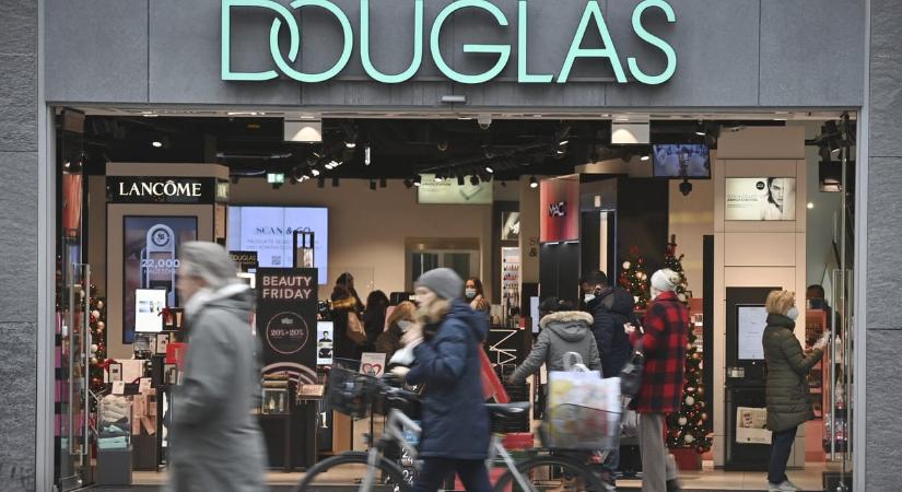 Rászállt a GVH a Douglasra, az akciókkal ügyeskedhettek