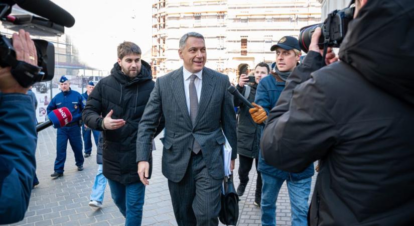 Lázár: Milyen szerencse, hogy a magyar bírók csak a Tiszának nyalnak