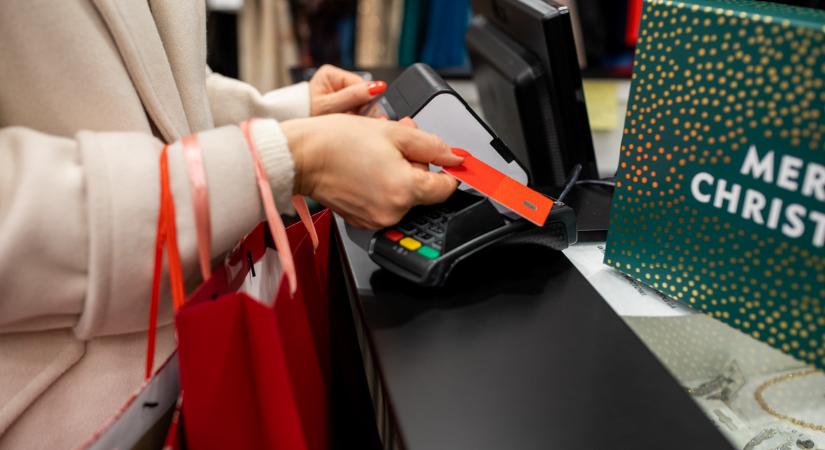 „Hitelt nem veszünk fel az ünnepekre, de ha tudnak egy kevésbé őrzött bankot, szóljanak”