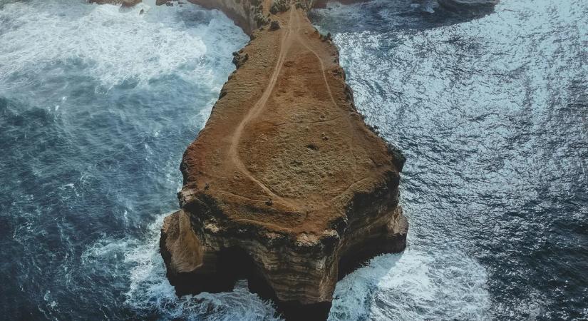 Félelmetes buszbaleset: 16-an meghaltak a népszerű turisztikai központba tartó járaton