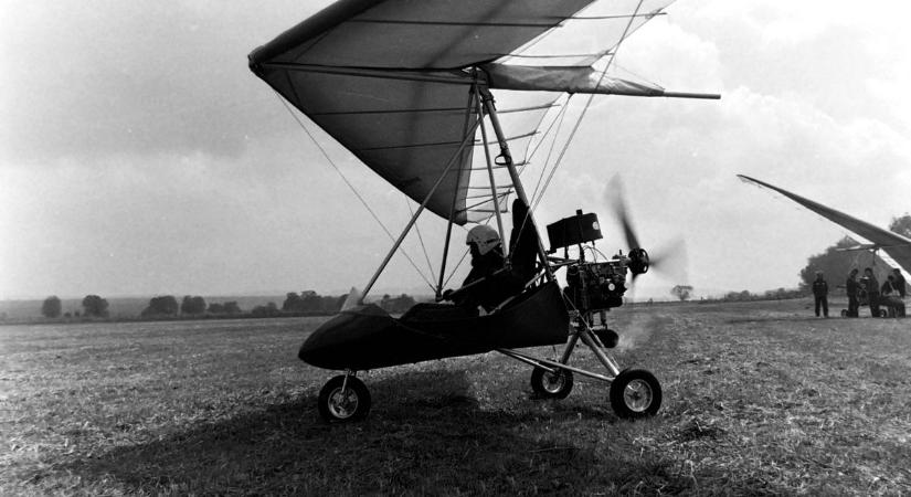 Motoros sárkányrepülők tűntek fel hirtelen az égen Somogy fölött – fotók