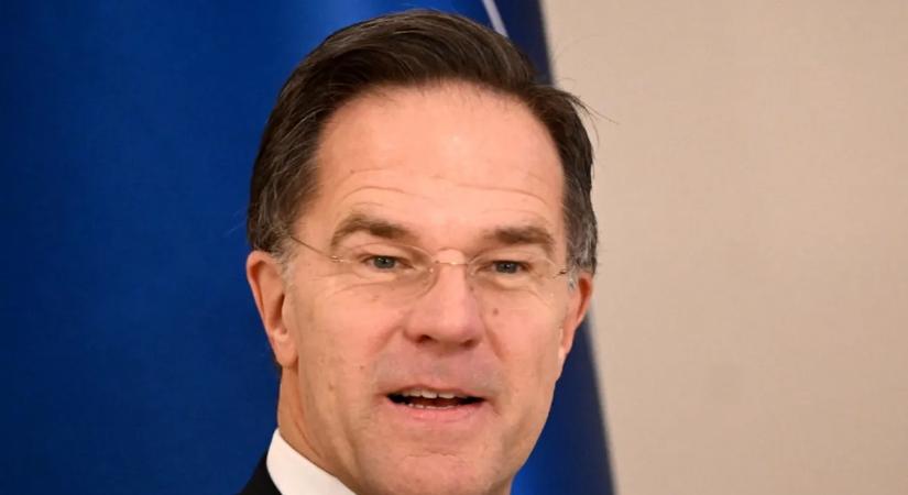 Rutte újabb meredek kijelentése miatt centikre a világháború – videó