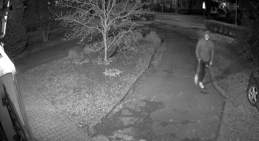 Újabb autónyitogató fantom garázdálkodik Egerben – videón a titokzatos alak