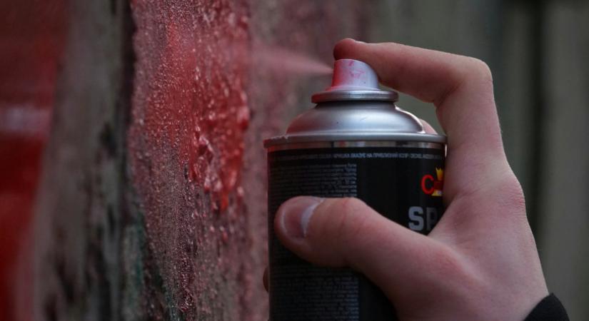 Összeszámolta a MÁV az idén készült graffitiket