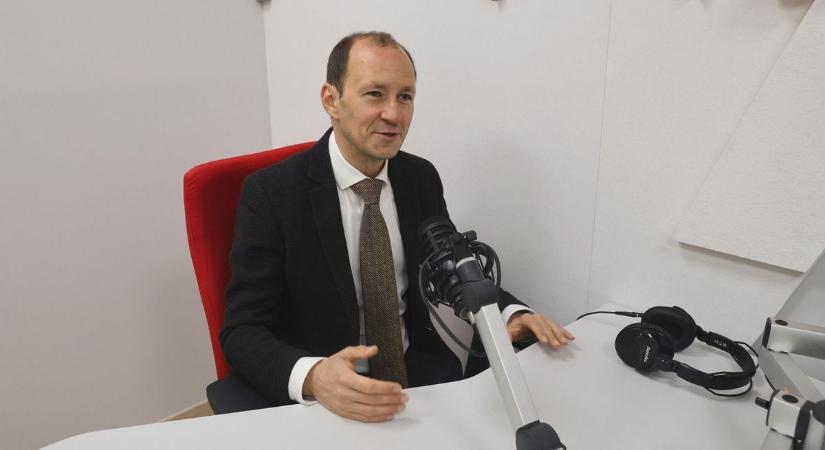 Őri László: a választás tétje, hogy meg tudjuk-e őrizni Magyarországot a béke szigetének