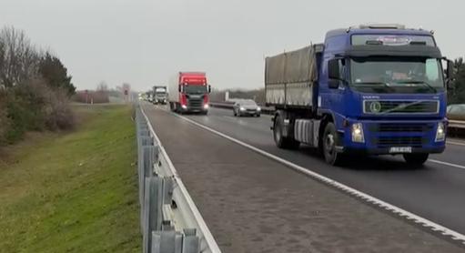 Már több helyen torlódás alakult ki a rendőrség szerint