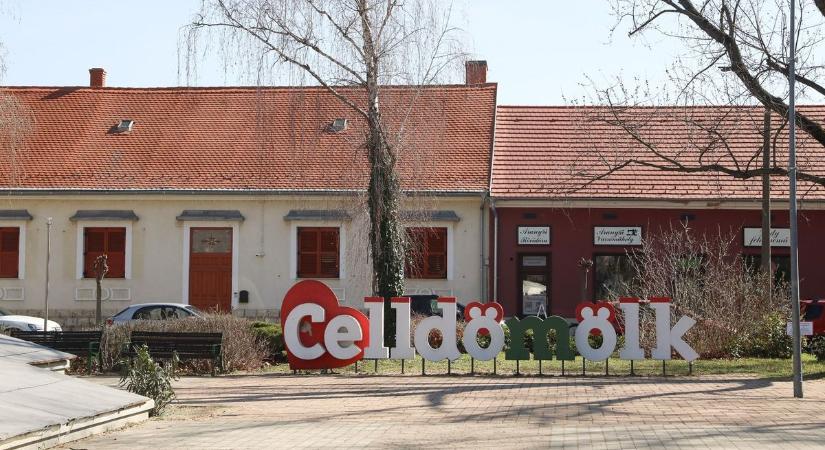 Új önkormányzati támogatás segíti a középiskolát kezdő tanulókat Celldömölkön