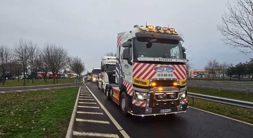 Megbénulhat a főváros: a kamionos tüntetés résztvevői elindultak Budapest felé