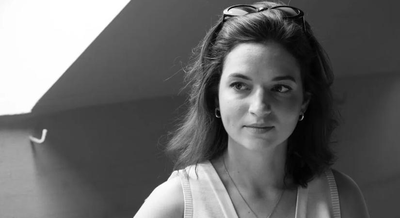 "Szeretünk, Bogi" – itt az első fotó Koós Boglárka sírjáról: a színésznő 27 évesen vetett véget az életének