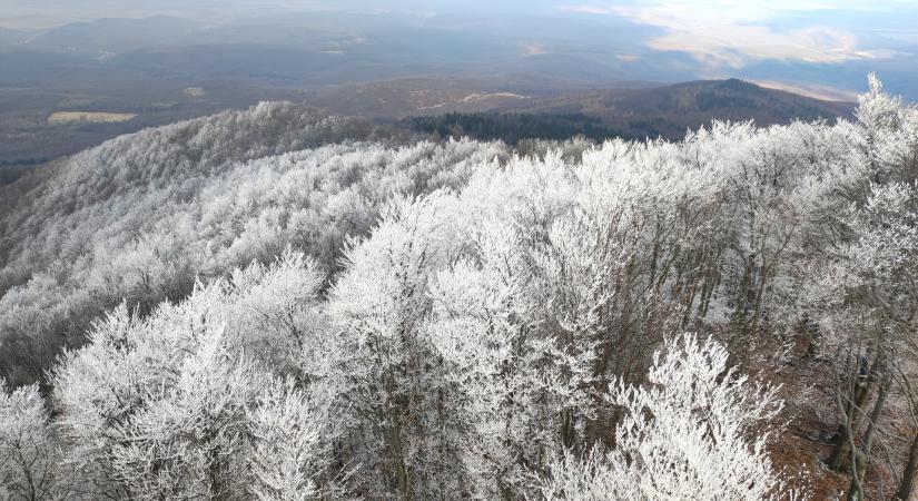Jégcsapok, fagyok vízesések és tavak: 51 jeges kirándulóhely, igazi jégvilággal