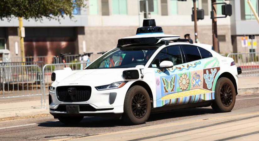 Dühöngtek az autósok a robottaxik miatt