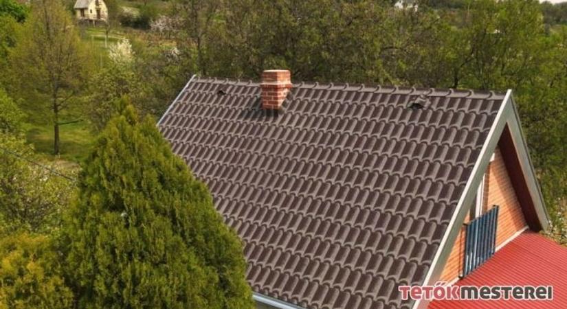 A palatető felújítás művészete: Új élet a tetőknek bitumenes zsindellyel