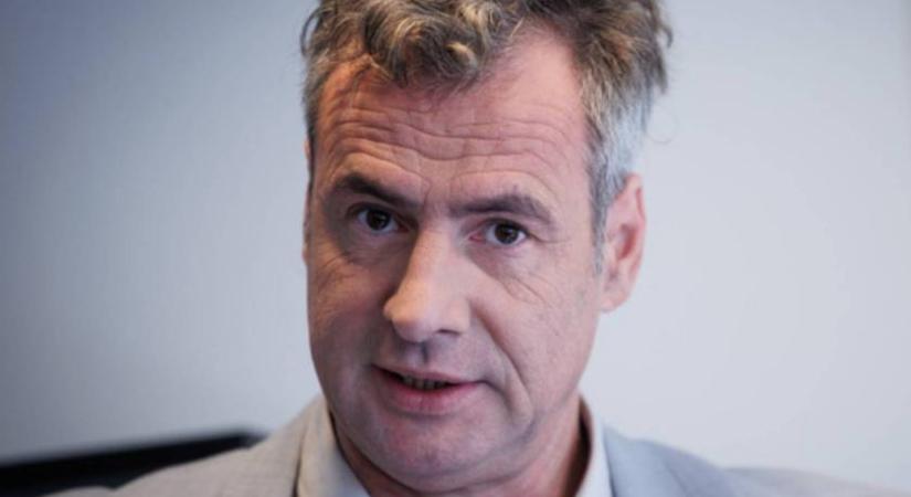 Pindroch Csaba felesége bordó estélyiben istennőként ragyogott: Linda volt a gála legszebbje