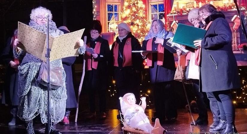 Agárdi Éneklők Kamarakórusa: ünnepi hét áll mögötte