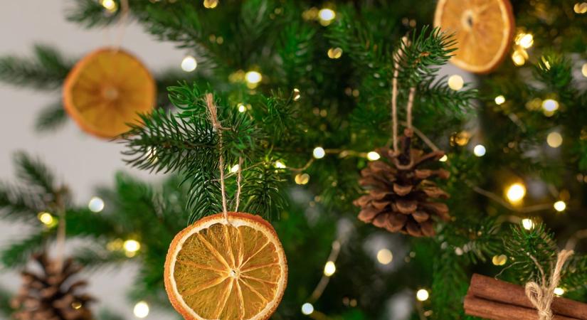 Így díszítsd fel a karácsonyfát környezetkímélő módon!