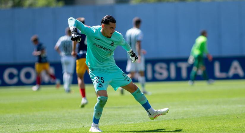 Légiósok: Olasz és német klubok is figyelik a Barca magyar kapusának remeklését - állítja Romano